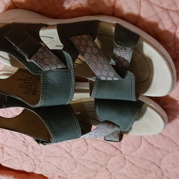 Croft and barrow sandals - Picture 2 of 5